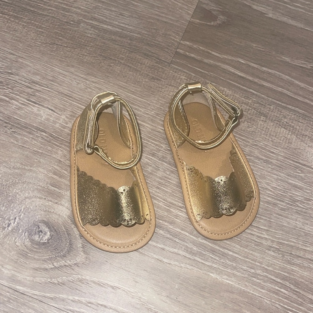 Gold Scalloped Velcro Sandals 6-12 Months